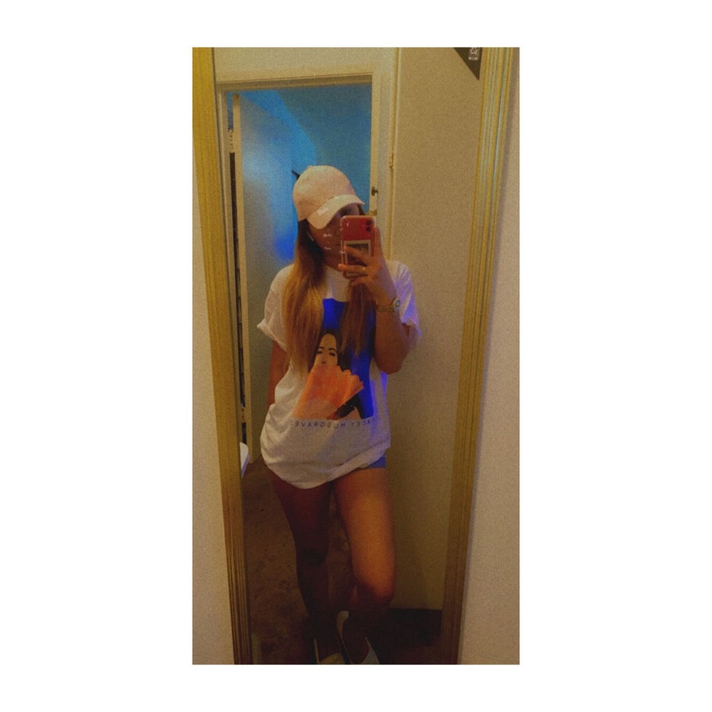 MEET UR SELLER. 💕